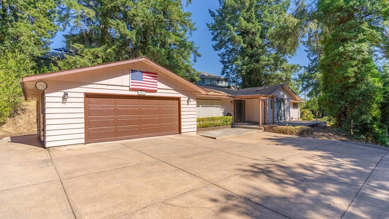 2091 Eola Dr NW, Salem, OR