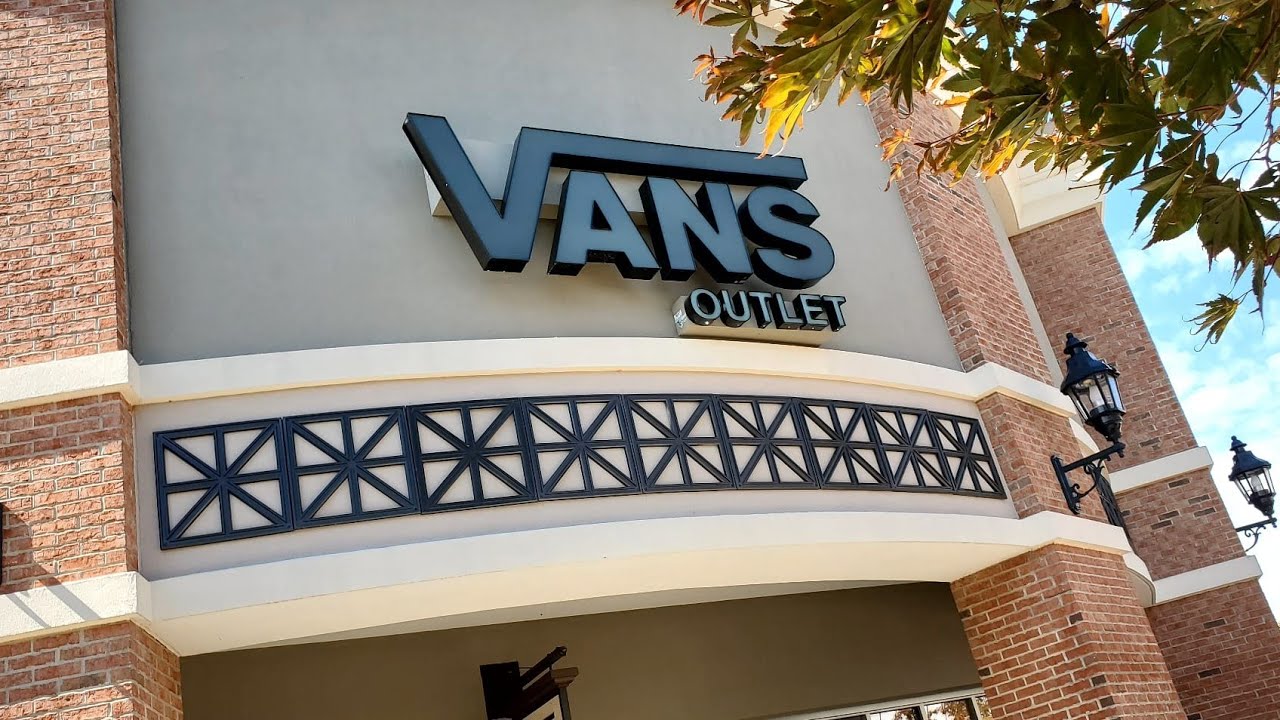 VANS OUTLET STORE SNEAKERS WALKTHROUGH