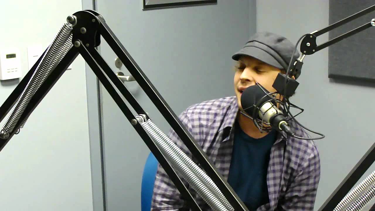 Gavin DeGraw Acoustic Performance: 