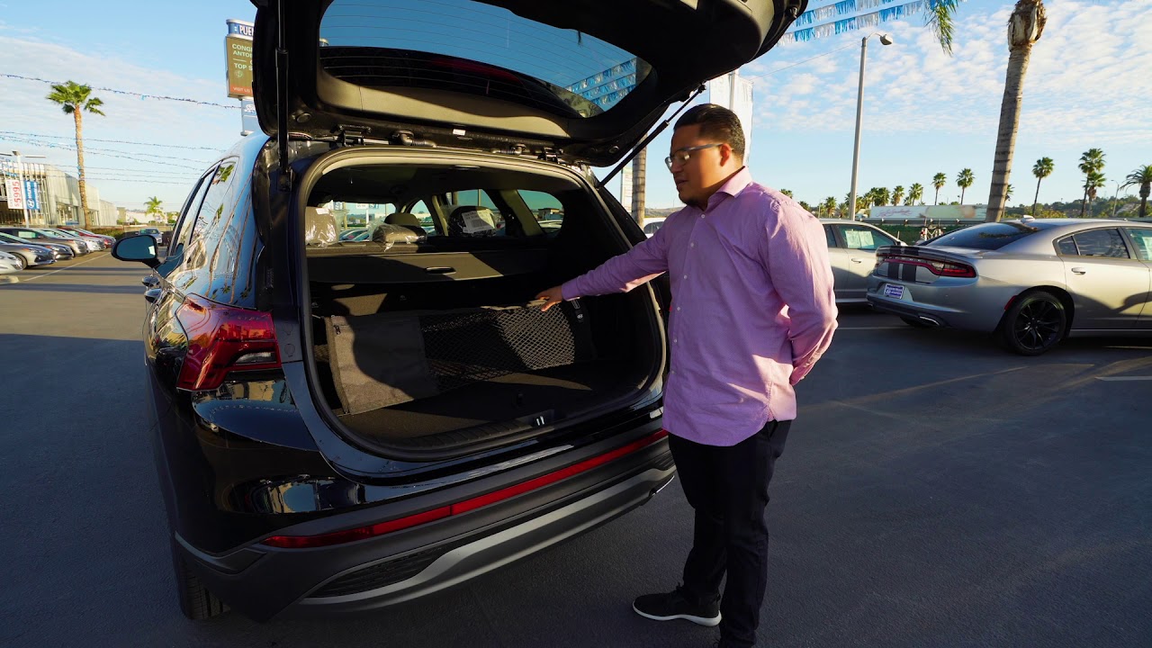 How To Use/Store Hyundai's Cargo Cover & Trunk Net Demonstration