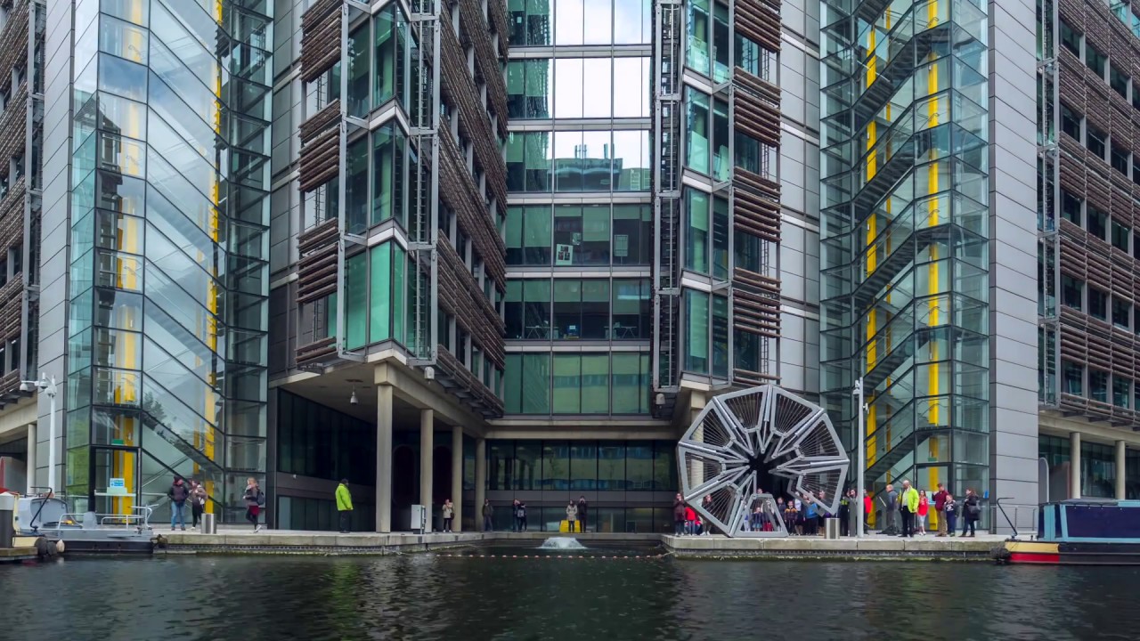 Rolling bridge London Time Lapse (4K)