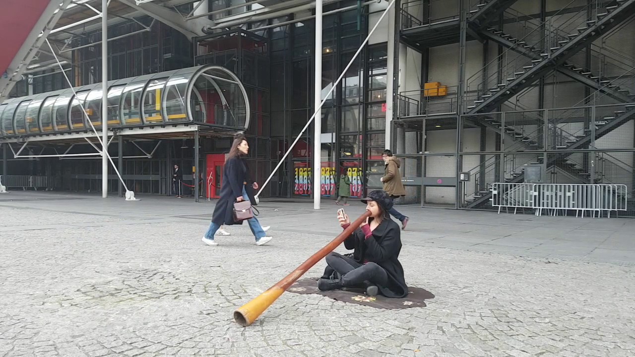 Adèle B Didgeridoo à Paris