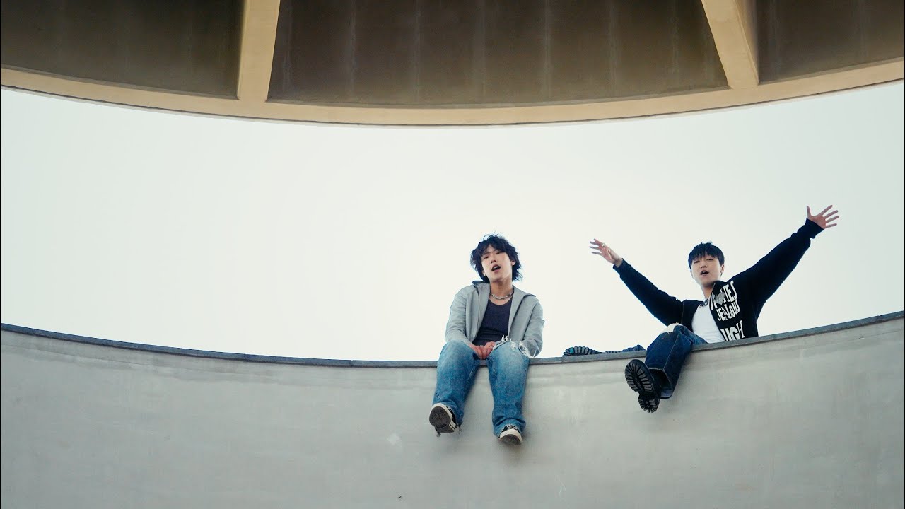 HOON - 휘청휘청 (Feat. Gist) Official Video