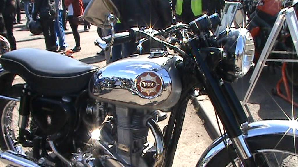 BSA DBD34 GOLD STAR & B33 500cc CLASSIC & VINTAGE MOTOR CYCLES