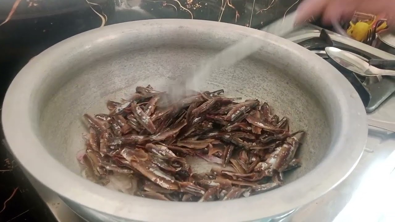 Endu nathala Kura in Telugu😋 నెతలు dry fish curry