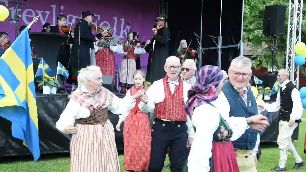 Gärdebylåten, Stora Tuna