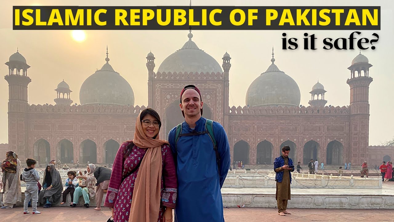 First Impressions of PAKISTAN (+ Walled City Lahore tour) - NORTH AMERICANS IN PAKISTAN TRAVEL VLOG