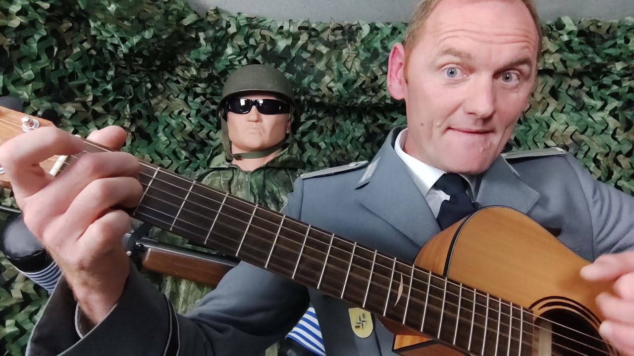Возьму гитару я аккорд в последний раз, 🎸🤘 Разбор на гитаре у Папы Саши.