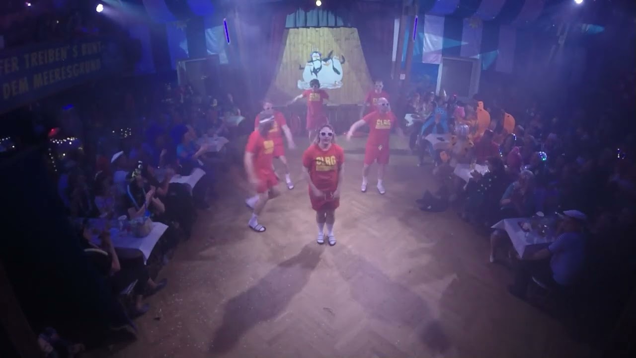 Junge Männerballt 