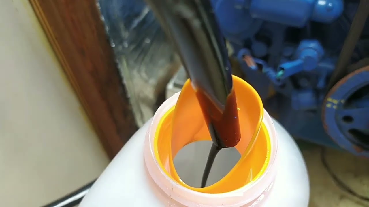 Cambio aceite/filtro motor SOLÉ. marine engine oil change. changement d'huile et filtre moteur marin
