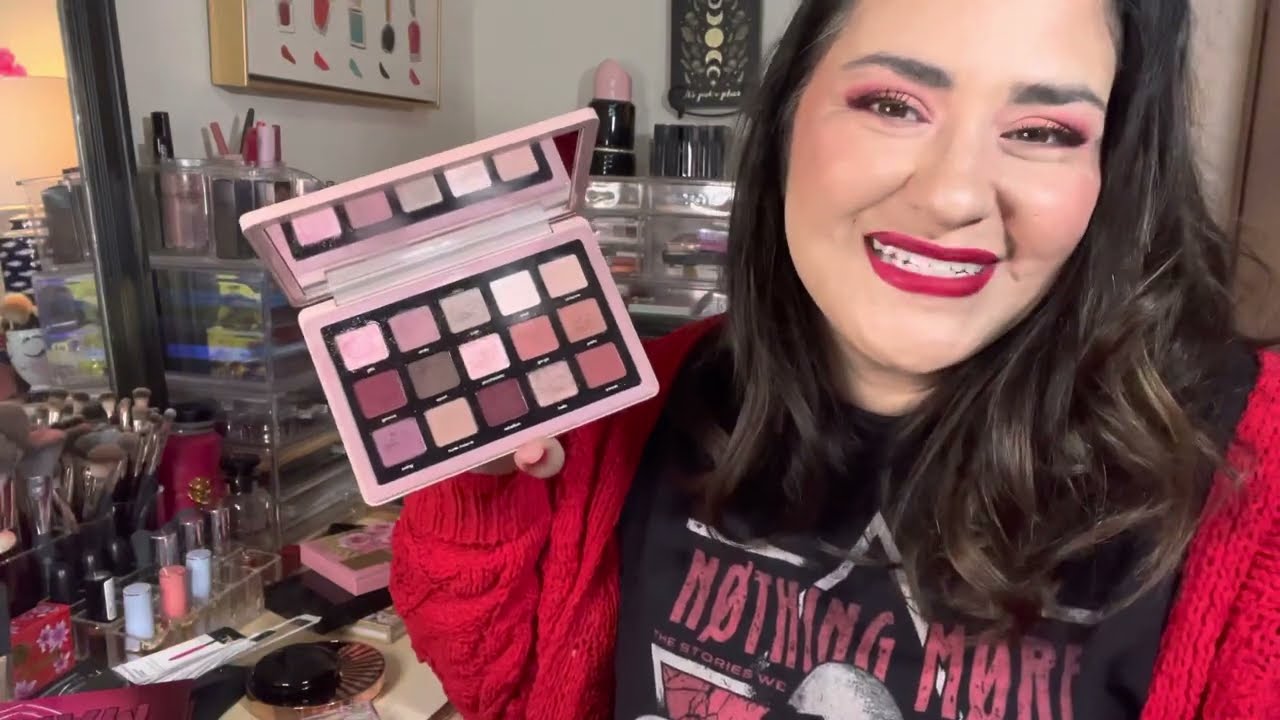 Top 10 Valentines Day Eyeshadow Palettes 💘 some old, some new & a Bonus 🌹  #highendmakeup