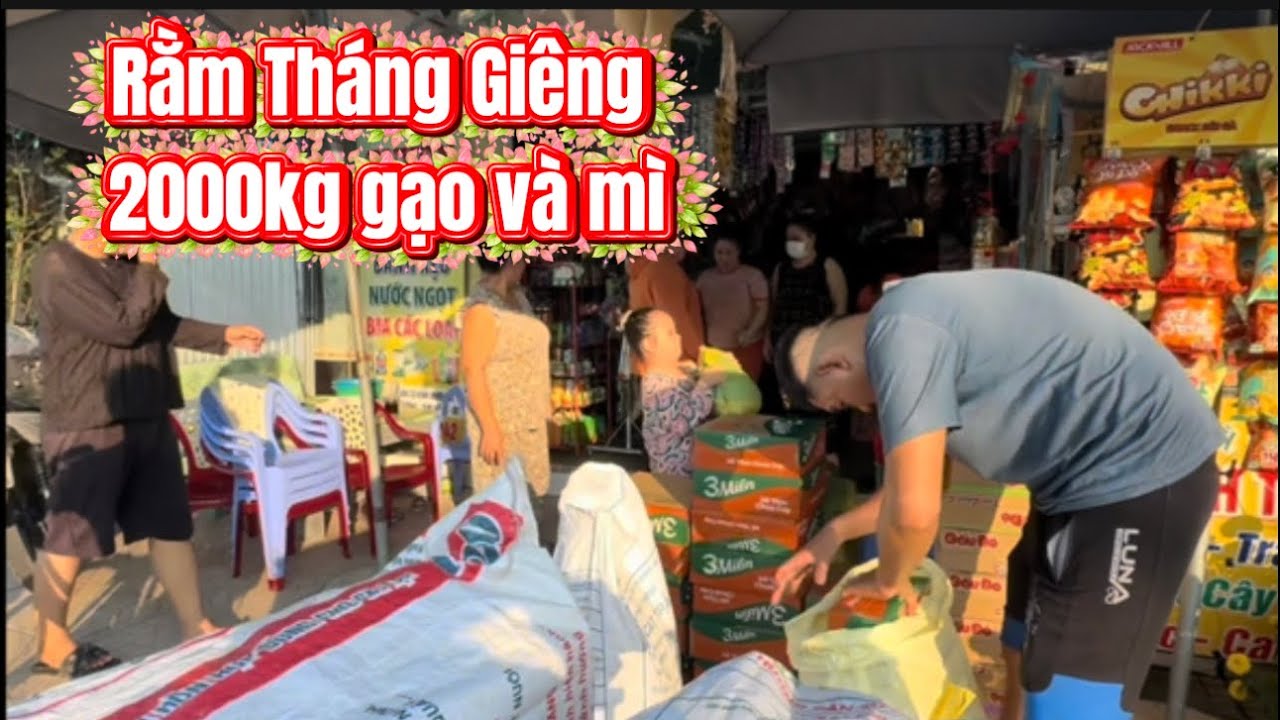 Rằm tháng giêng bé Tường Lam Hoa Sen tiếp tục gửi gạo và mì cho bà con khó khăn ạ