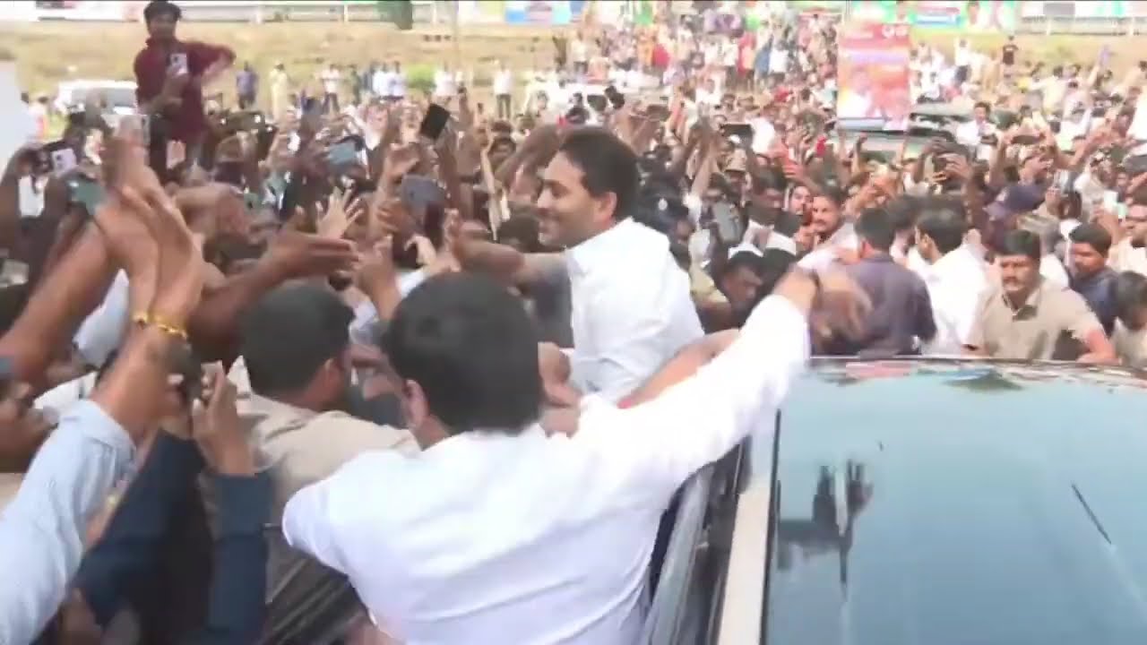 LIVE: YSRCP Chief YS Jagan Mohan Reddy Visits Jogi Ramesh Family in Ibrahimpatnam|| YSRCP TALKS
