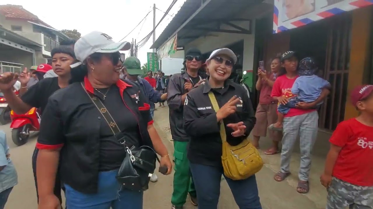 sinden mamah itoh bersama reak kombinasi mustika rajawali 