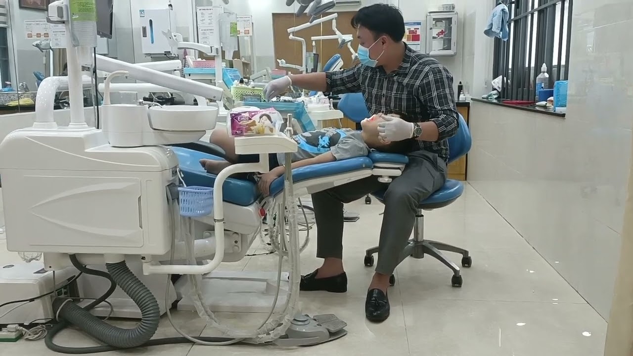 Lạc đi nhổ chiếc răng sữa đầu tiên 27.11.2024