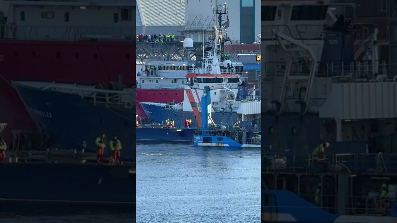 RSS ILLUSTRIOUS TKMS U-Boot Verladung in Schwerlast-Frachtschiff