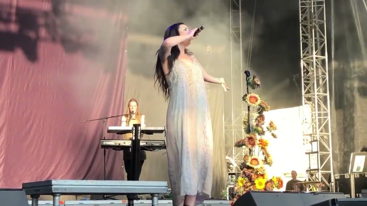 Charlotte Wessels (Soft revolution) Rock Castle 2025