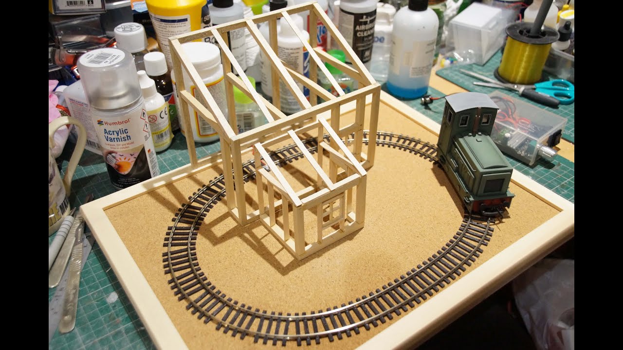 Micro Narrow Gauge layout build part 1....... 40x30cm baseboard with a crazy loop!!!