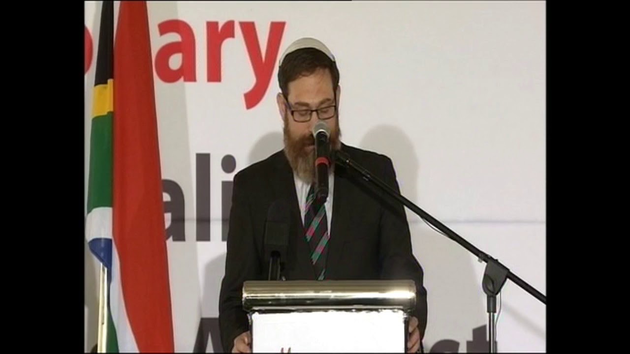 Jewish religious leader speaks at funeral of Ahmed Kathrada