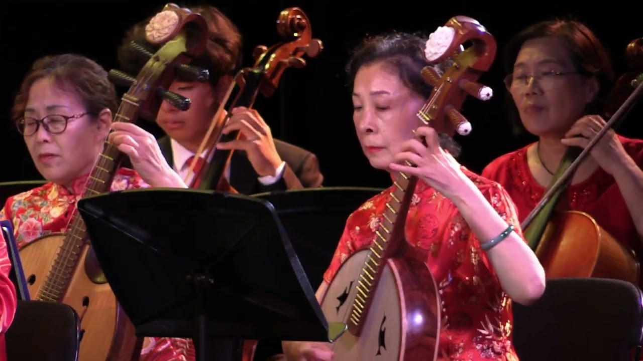 赛龙夺锦 - The Dragon Boat Race