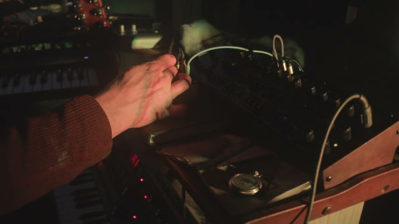 atmospheric drone with Das Ritual synth
