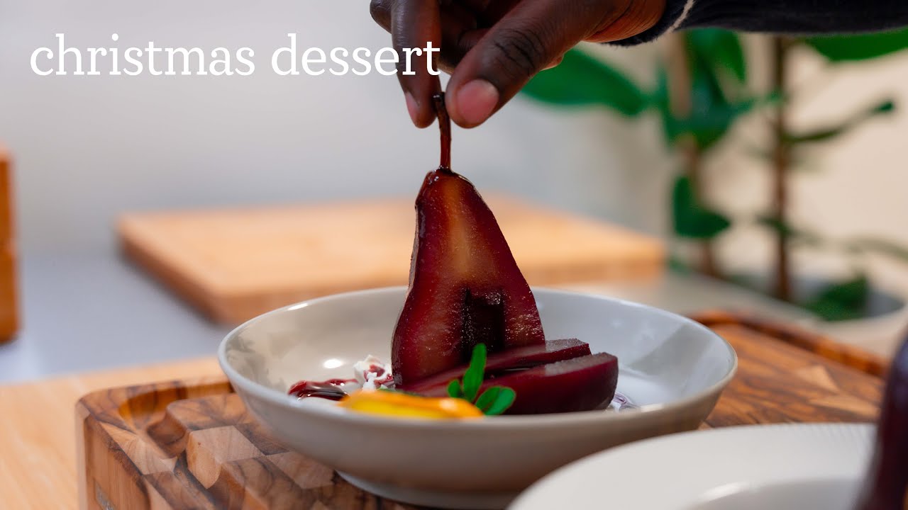 Your New Favorite Christmas Dessert // Mulled Wine Pears