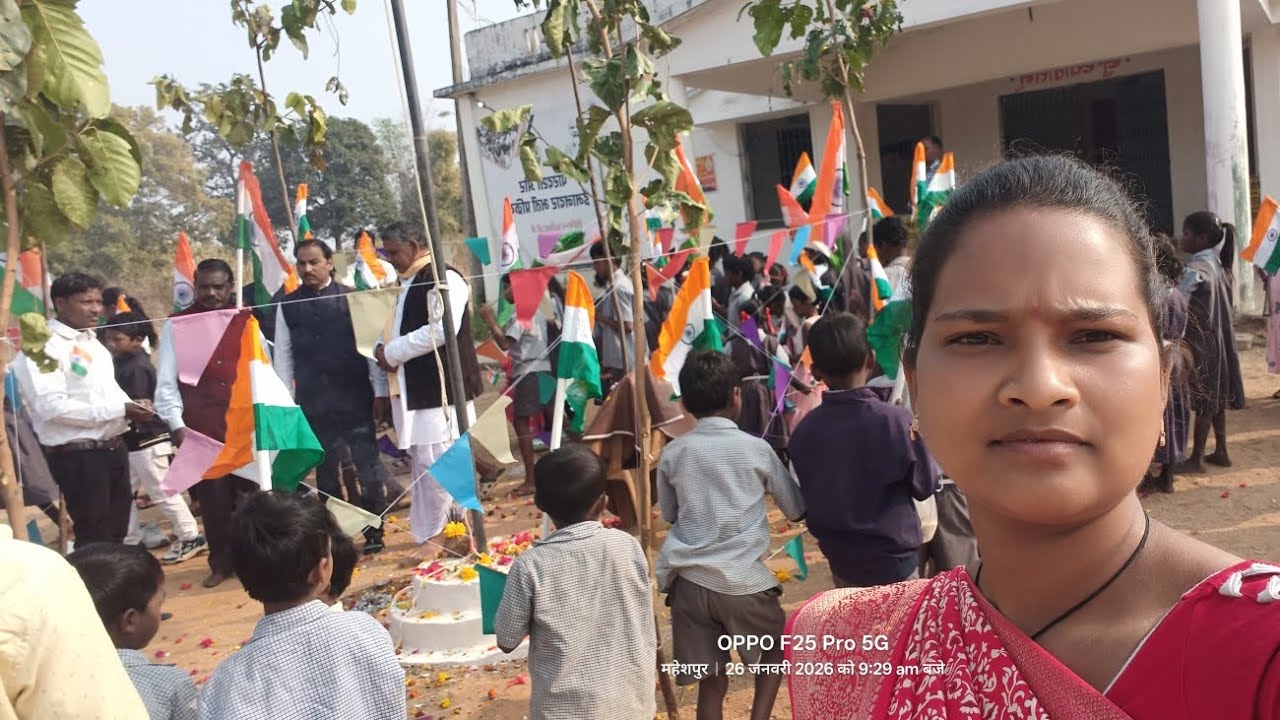 जिला जशपुर के पत्थलगांव ब्लॉक के झिमकी गांव में झंडा फहराते हुए सरपंच जी #छत्तीसगढ़ 