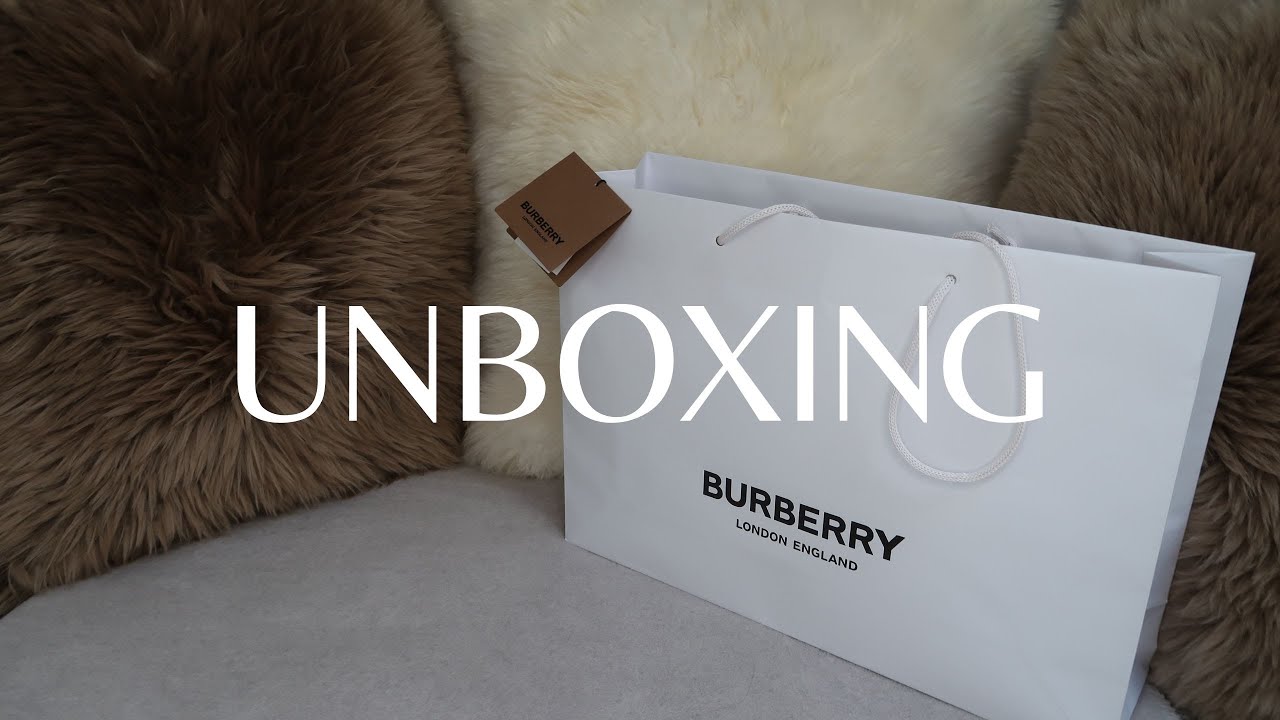 Burberry Sciarpa Unboxing: Acquisto outlet di Mendrisio | Outlet Shopping | Foxtown Shopping