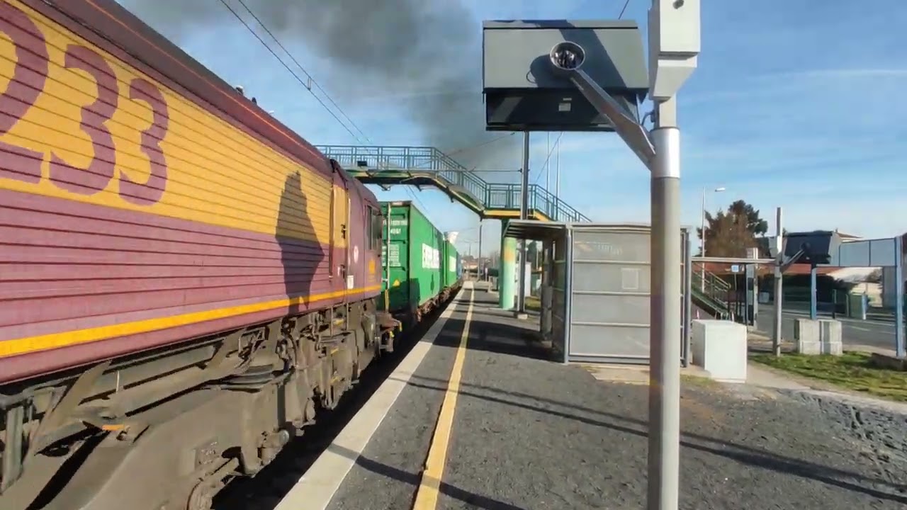Croisement de 2 frets en gare de Gerzat.