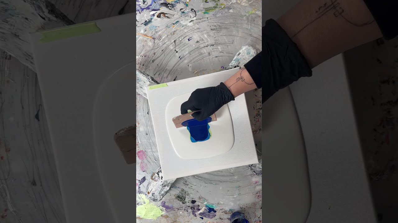 Live fluidart session. Hide and reveal