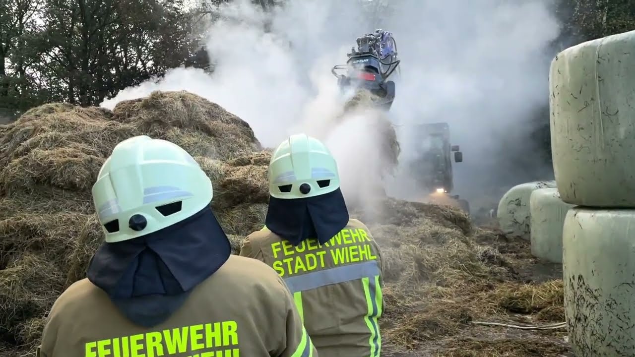 TV Bericht: Über 500 brennende Strohballen sorgen für Großeinsatz in Wiehl