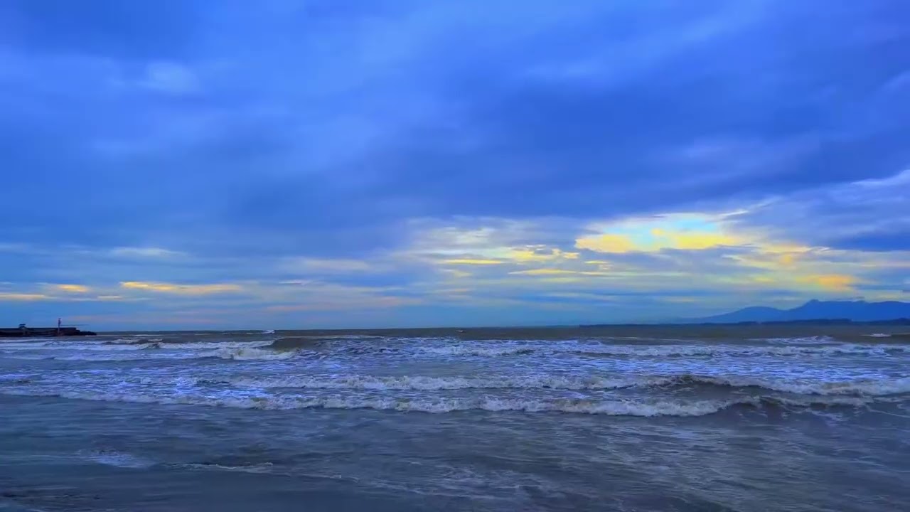 Relaxing Video of a Sunrise Beach – Peaceful Ocean Sounds for Deep Sleep