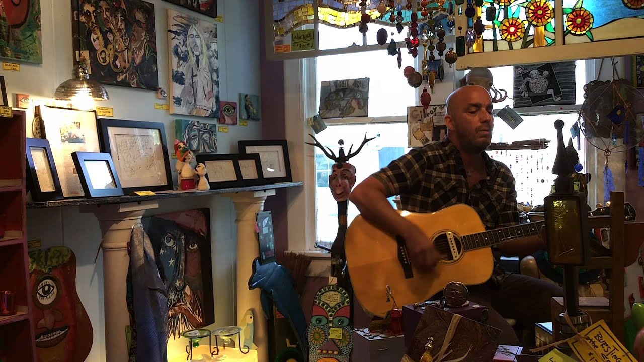 Sing Out Loud Series presents DAN ANDRIANO 