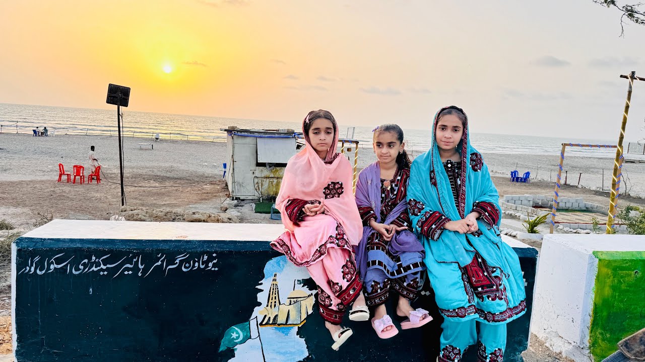 Walks on beautiful walking street of Gwadar// Beautiful nature 