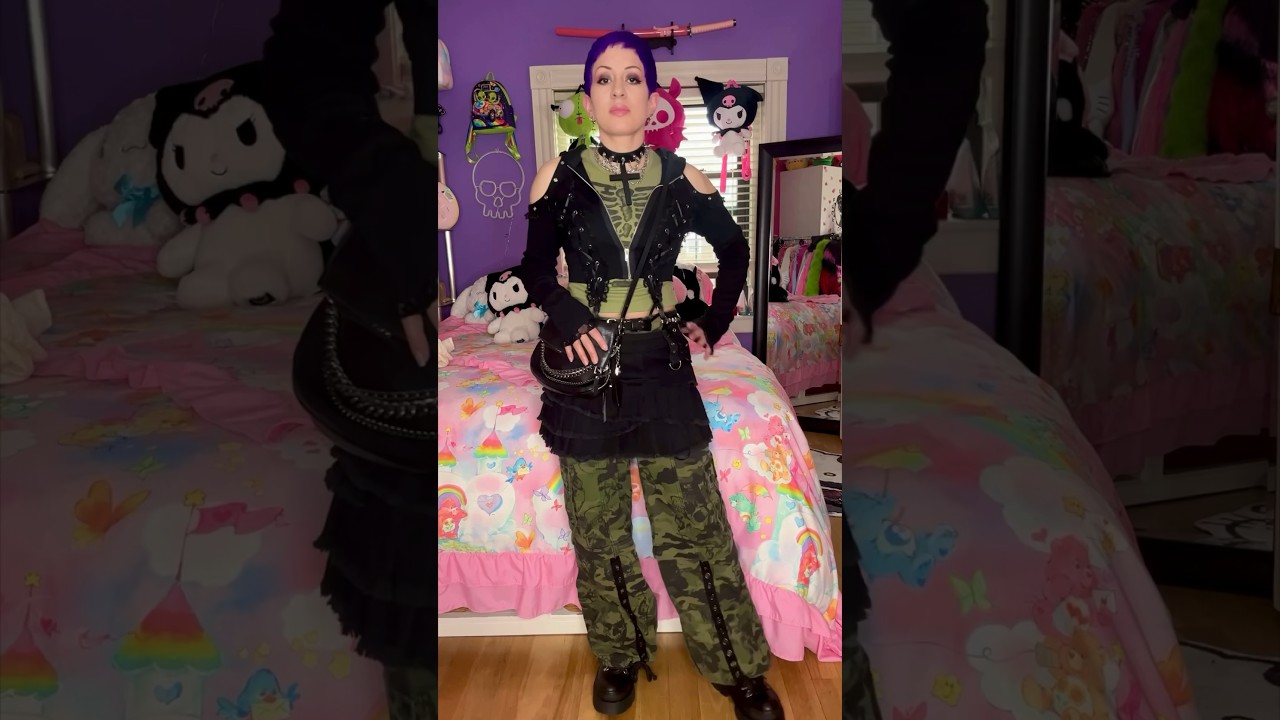 Style a girly grunge emo outfit with me! 