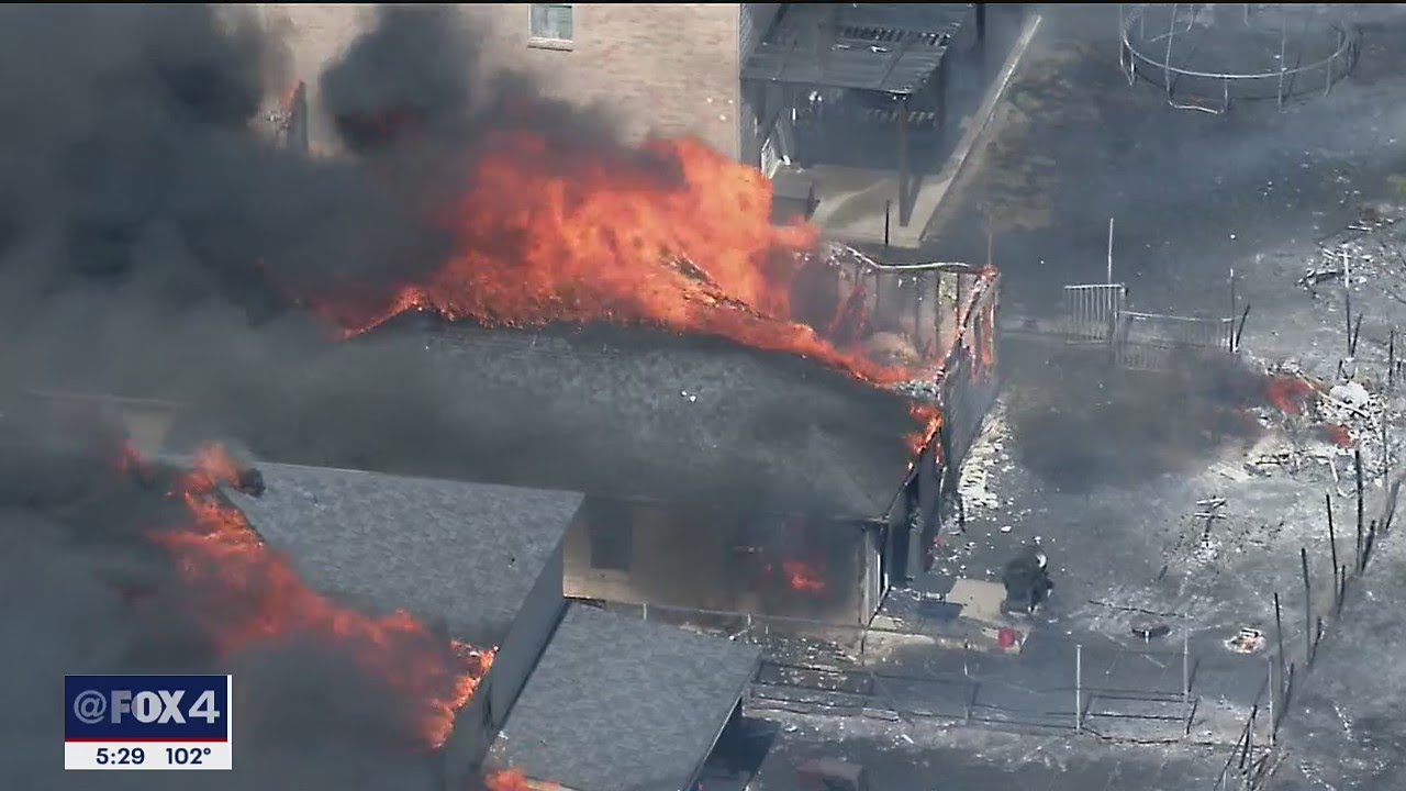 Multiple homes burn in Balch Springs grass fire