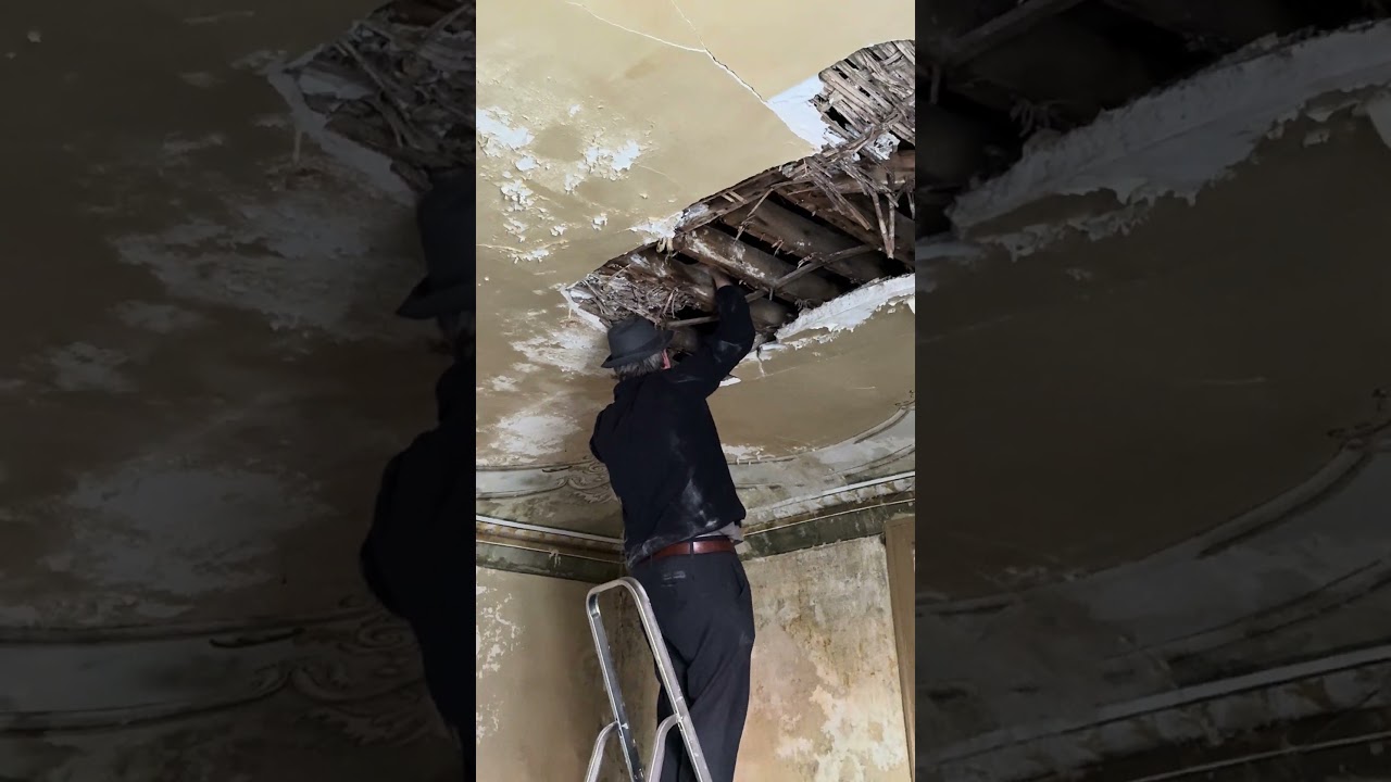 NOOO, the ceiling is FALLING down 😮