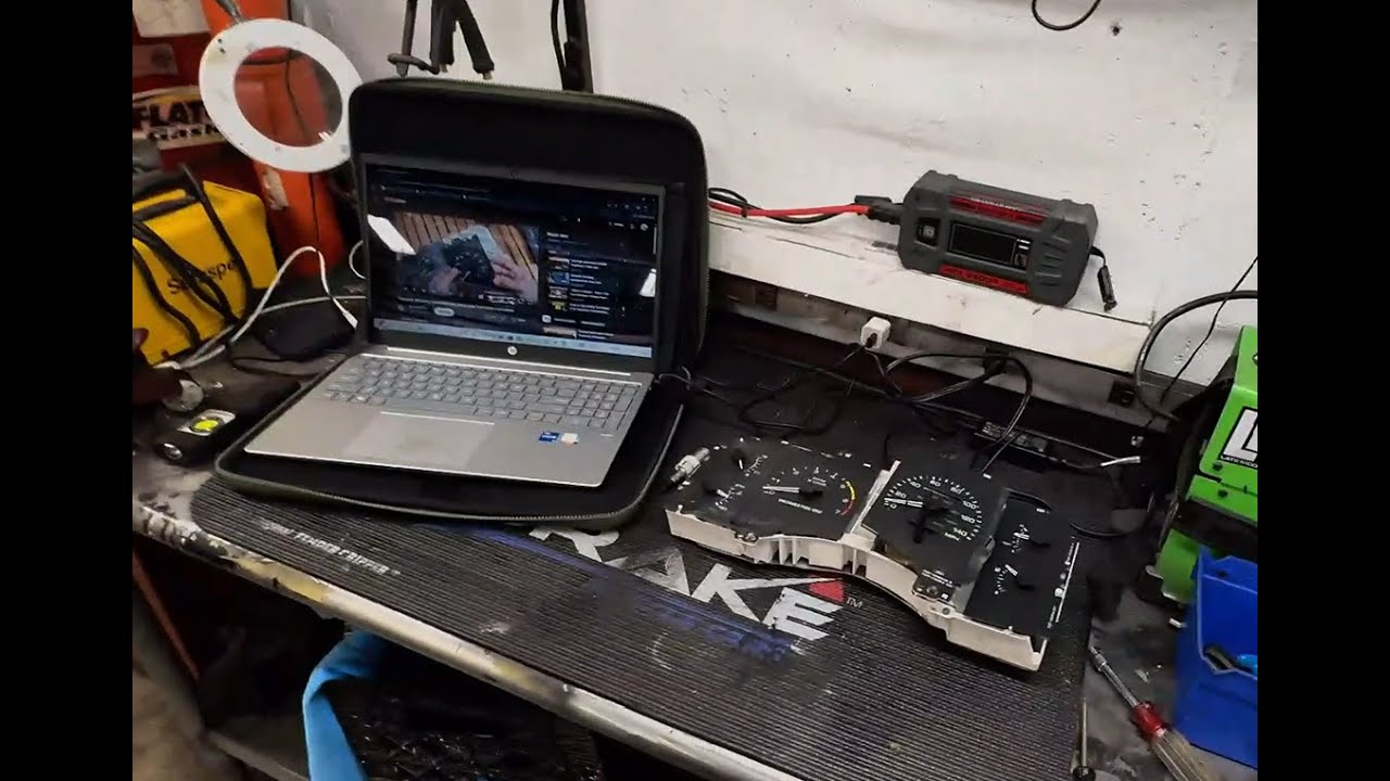 90 MUSTANG GT SPEEDOMETER CABLE AND DASH REPAIR