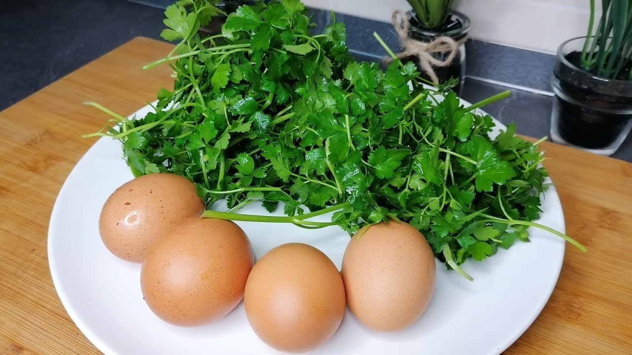 У вас есть петрушка и яйца? Сделайте этот рецепт простым, вкусным и недорогим.