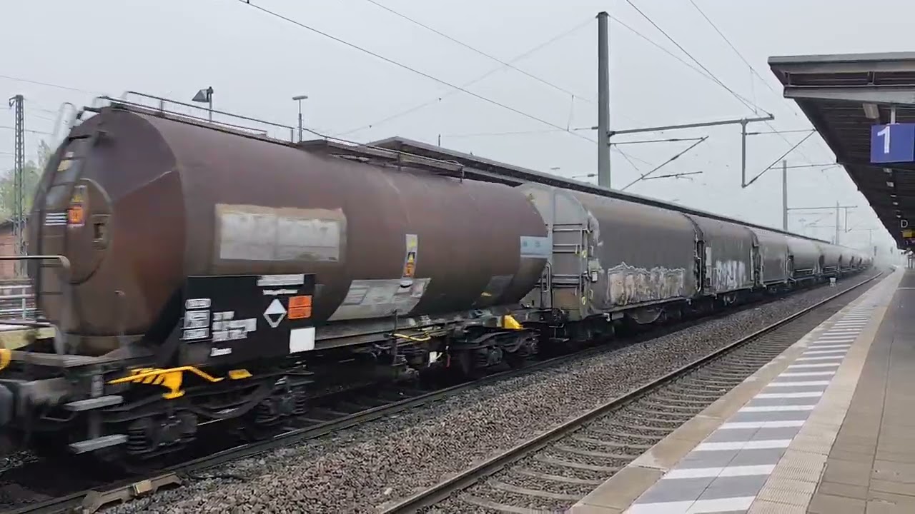 DB BR185-004 + Niemiecki kr&oacute;tki mix w Helmstedt, Niemcy