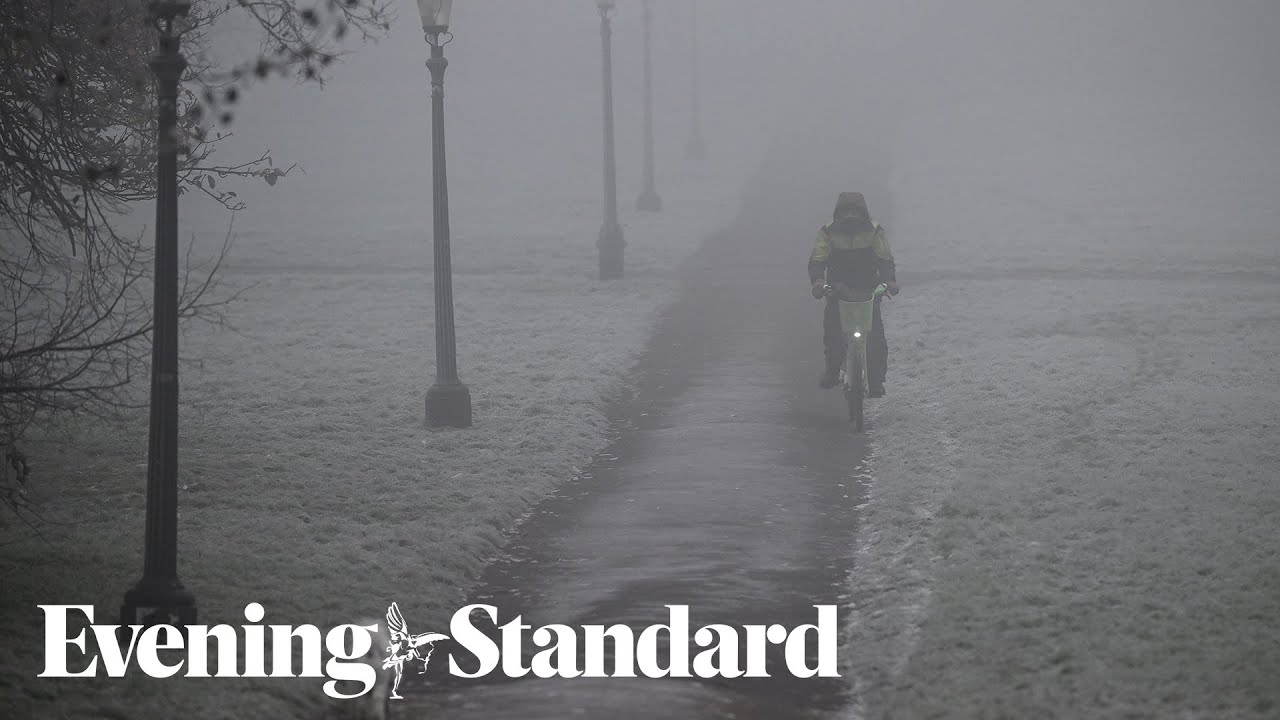Weather latest: Travel chaos as London blanketed by snow and freezing fog
