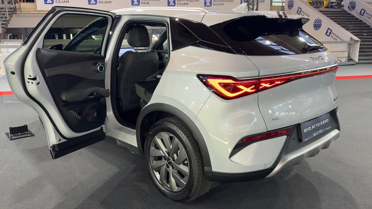 Nowy BYD ATTO 3 EVO 2026 (Europa) - nadwozie przednie, bagażnik, kamery 360 i szyberdach