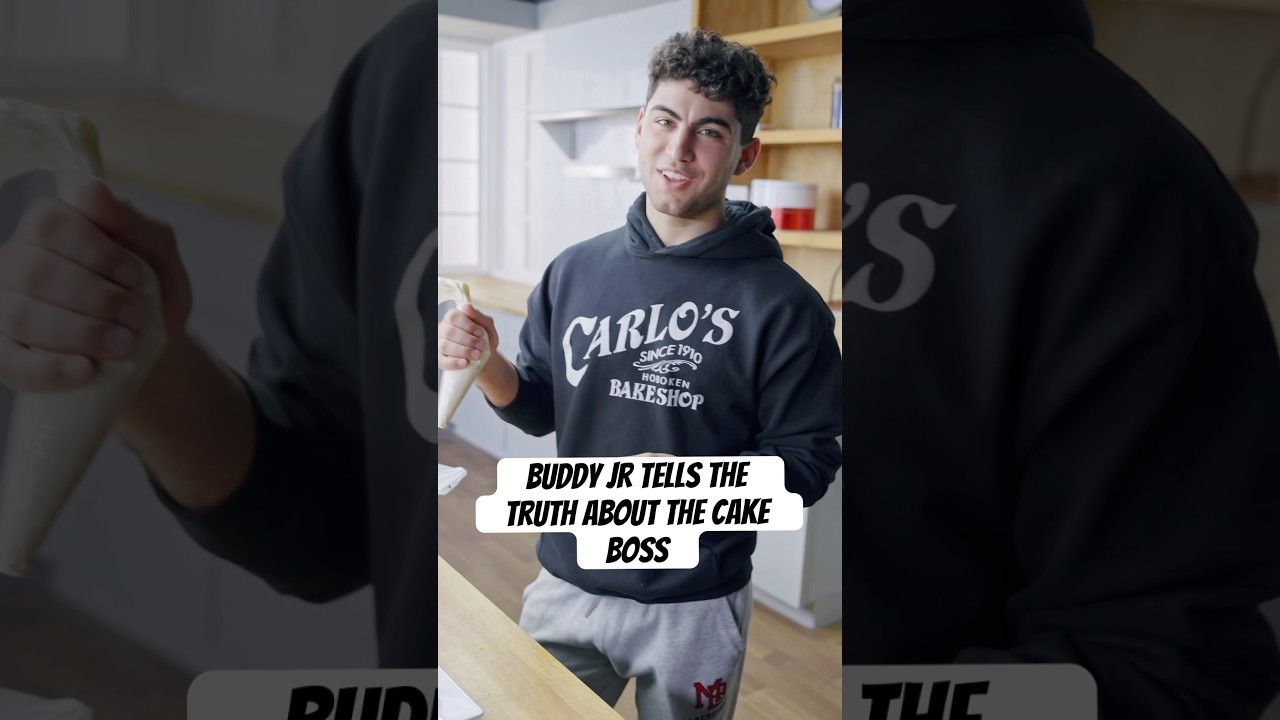 Buddy Jr really looks up to his dad ❤️ #cakeboss  #carlosbakery  #buddyvalastro