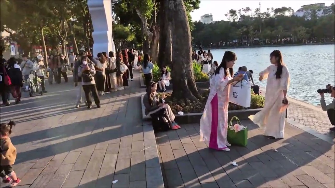 Hanoi - jezioro Hoàn Kiếm - świątynia Ngoc Son + most Thê Húc + Tháp Rùa Wieża Żółwia 19-22.11.2025