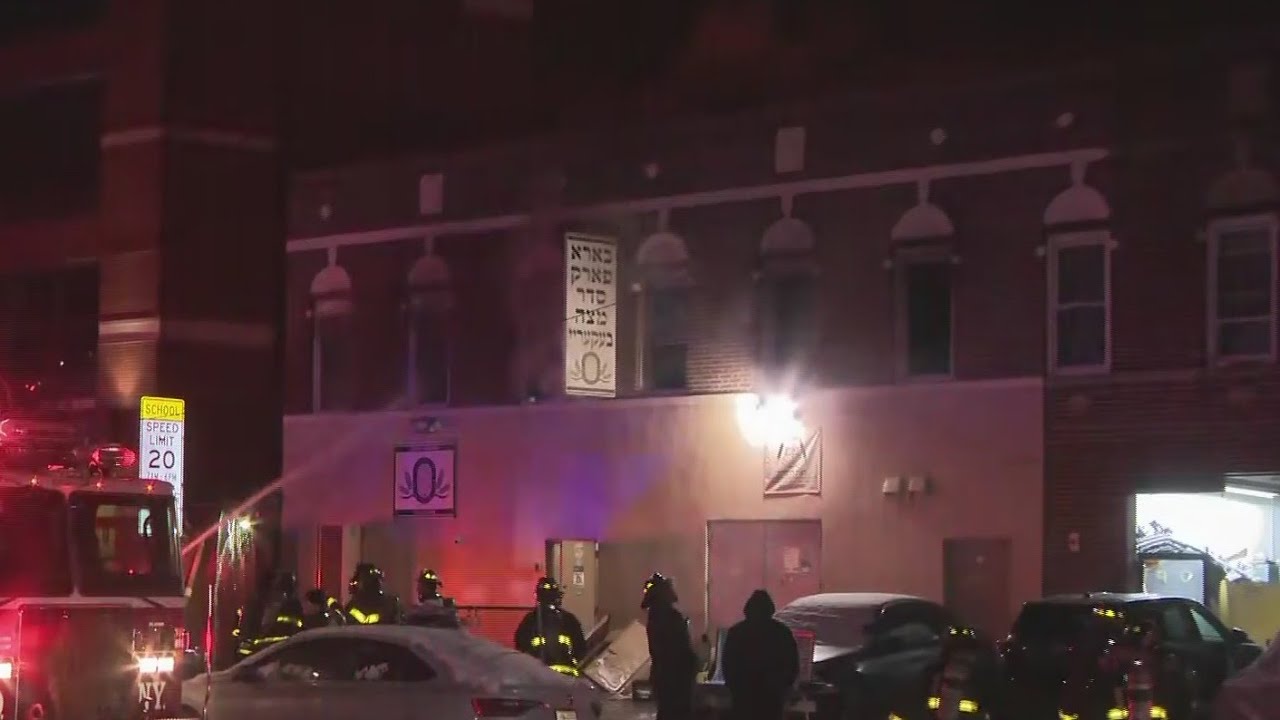 Firefighter trapped inside Brooklyn bakery during blaze: FDNY