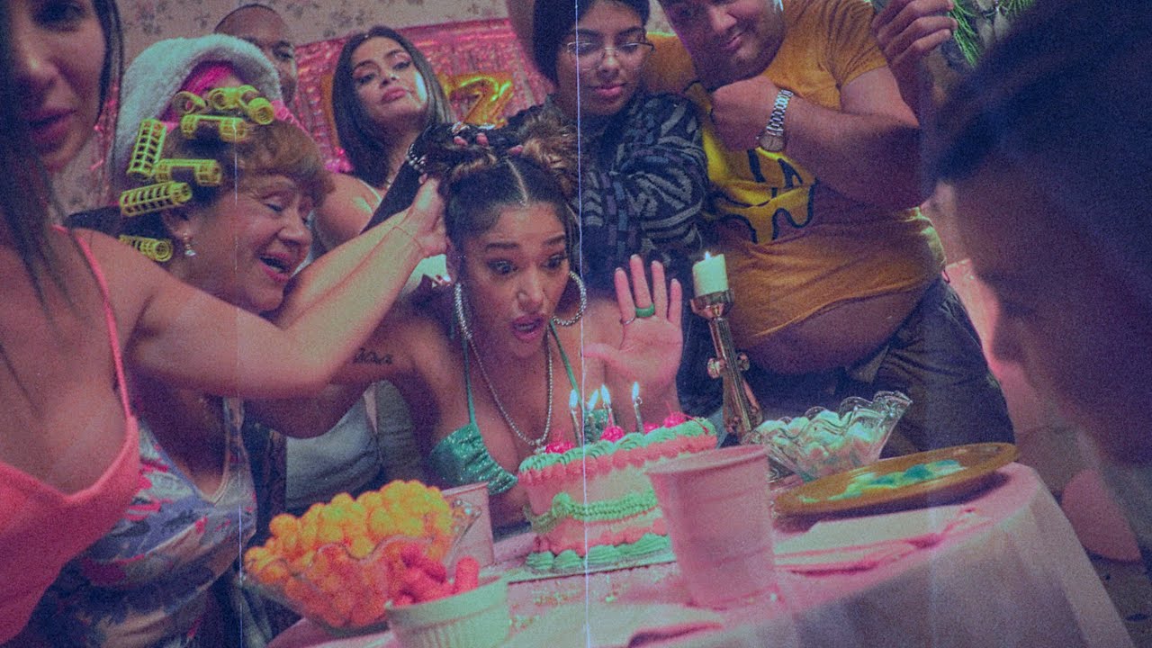 FARIANA - La Torta 🎂🍑 (Video Oficial)