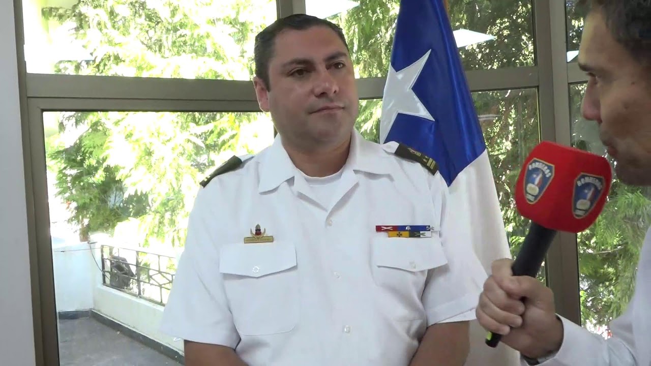 Ceremonia de entrega de aportes a bomberos damnificados