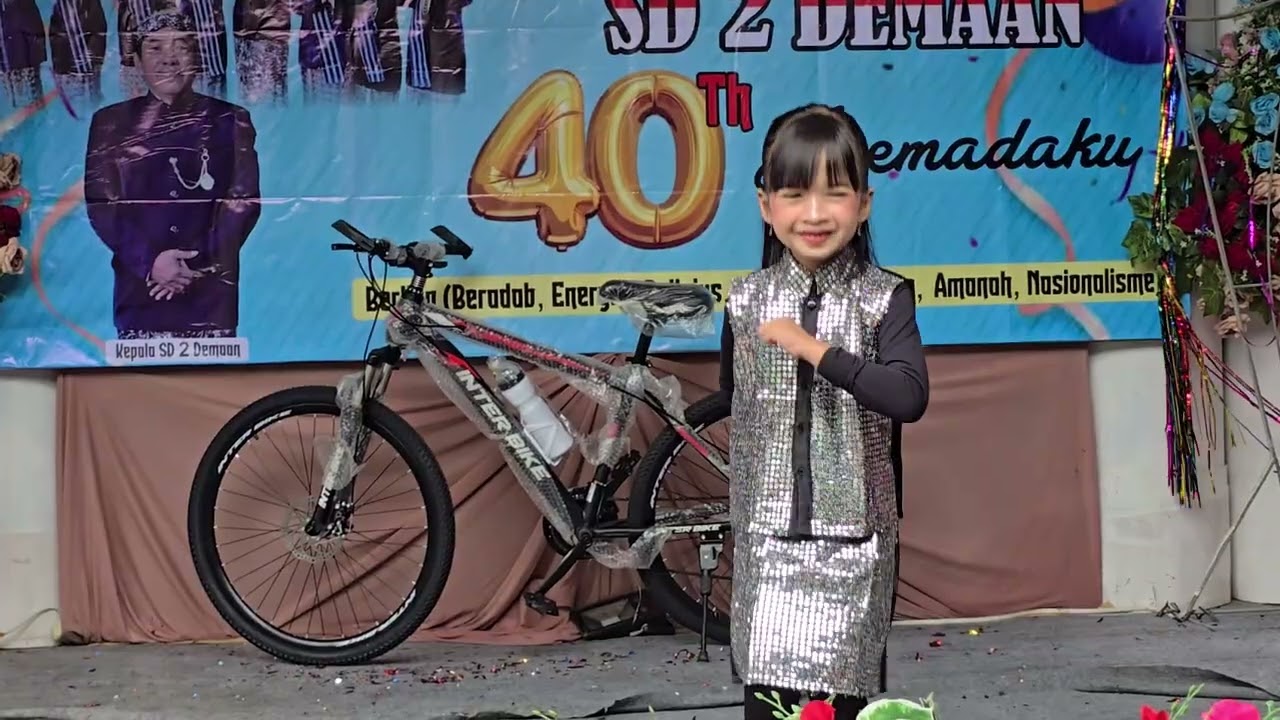 HUT SD 2 DEMAAN 40 TH - Solo Dancet (Perform Ananda Nouran Kelas 1A)