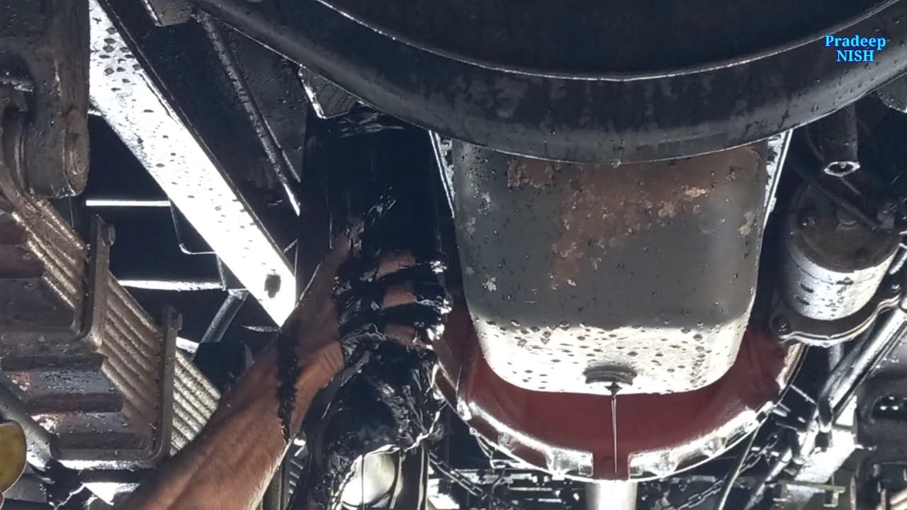 How to change the oil and oil filter in a Leyland engine