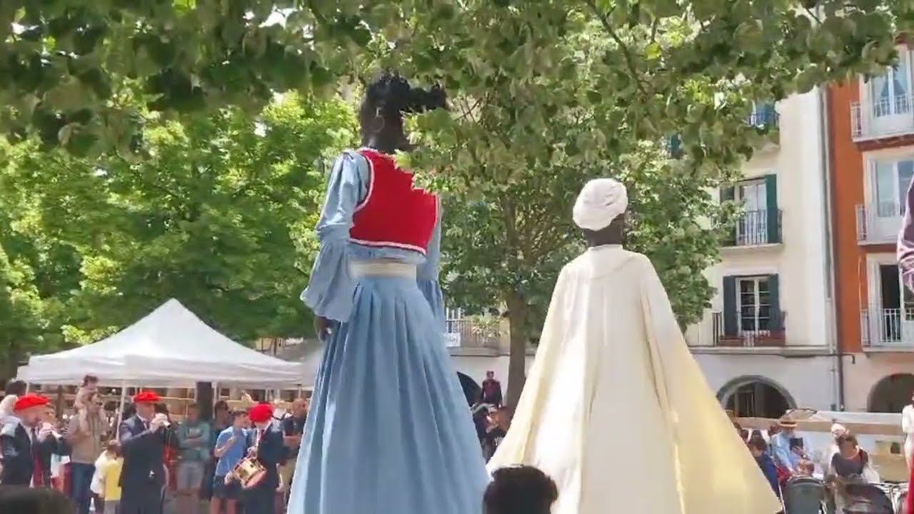 Gaiteros de Estella Ruiz-Echeverría & Gigantes de Estella-Lizarra | Vals 